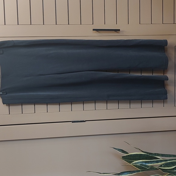 Lululemon Brushed Softstreme Ribbed Zip Flared Pant 32.5 size 14 - Picture 3 of 7